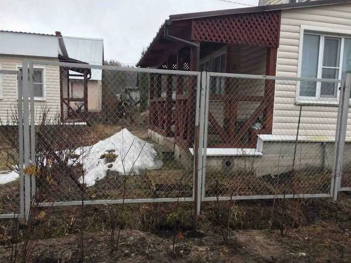 Забор из сетки рабицы в секциях